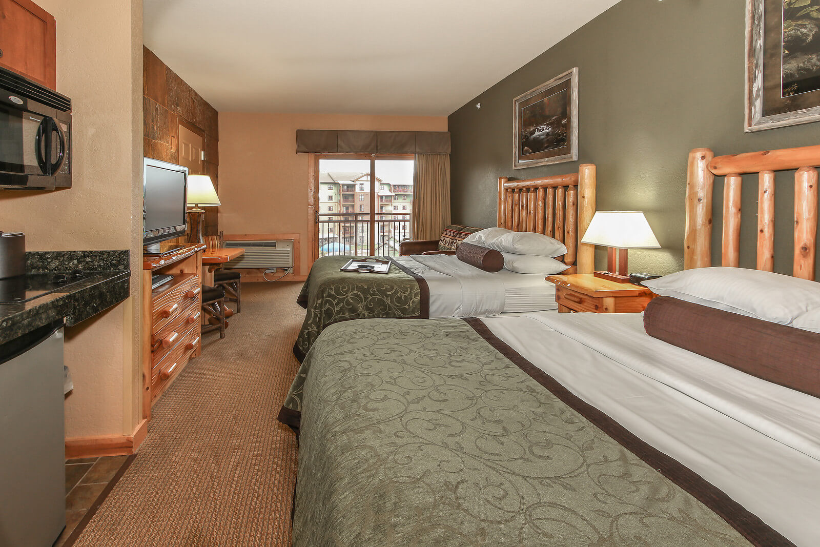 Junior Deluxe Condo Suite Wilderness at the Smokies