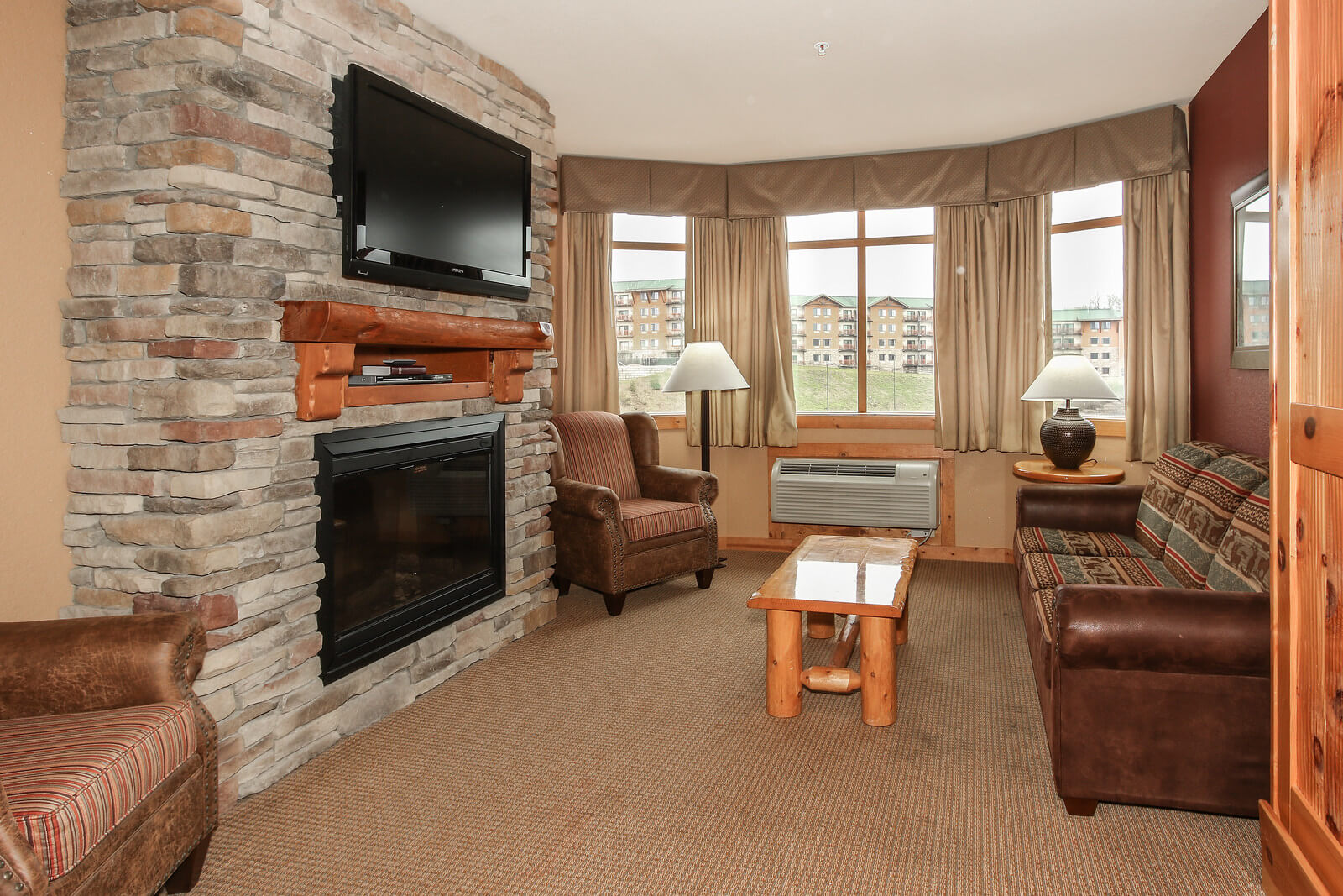 Queen Murphy Deluxe Suite Wilderness at the Smokies