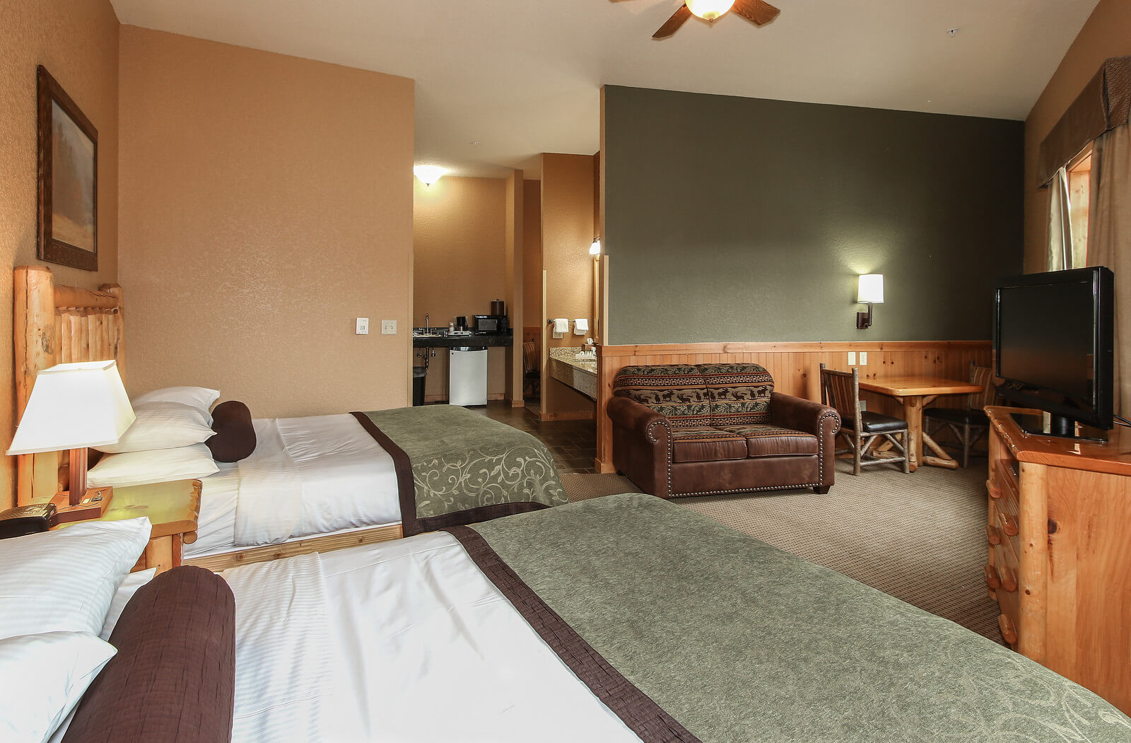 Deluxe Family Condo Suite Wilderness at the Smokies