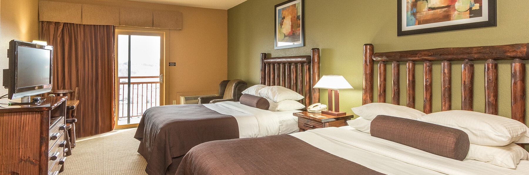 Double Queen with Balcony Wilderness at the Smokies