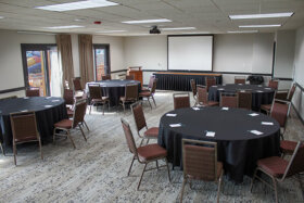 deep creek meeting room in stone hill lodge