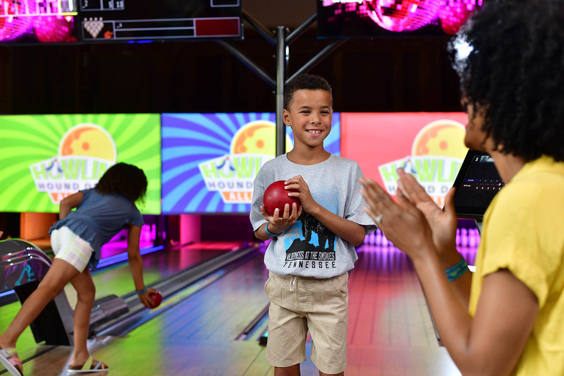 Howlin' Hound Dog Alley Wilderness at the Smokies