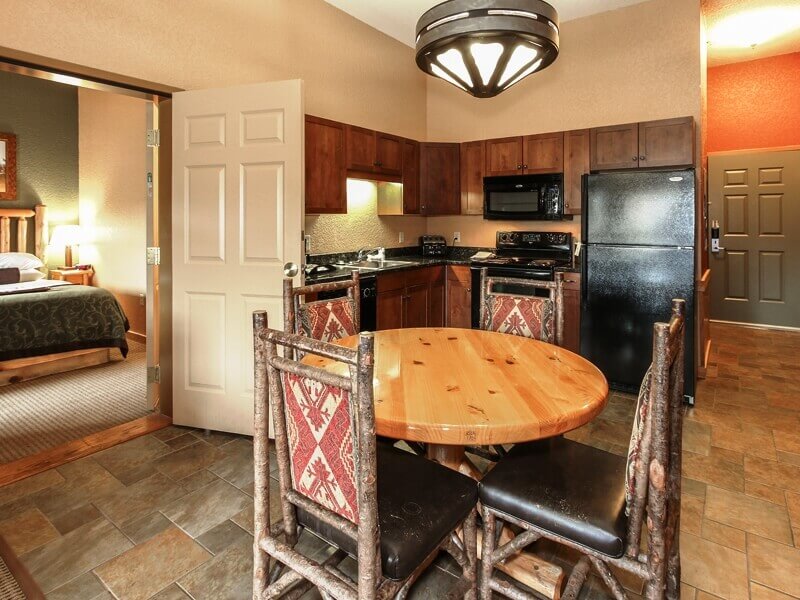 Accessible Junior Deluxe Condo Suite Wilderness at the Smokies