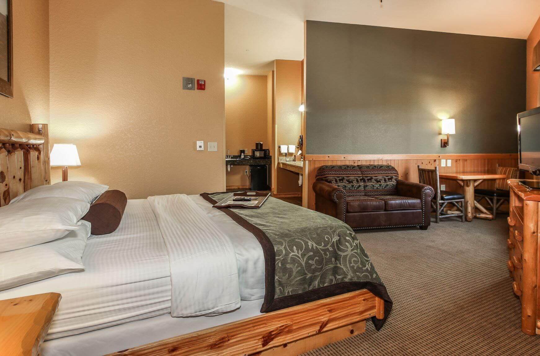 Accessible Deluxe Family Condo Suite Wilderness at the Smokies