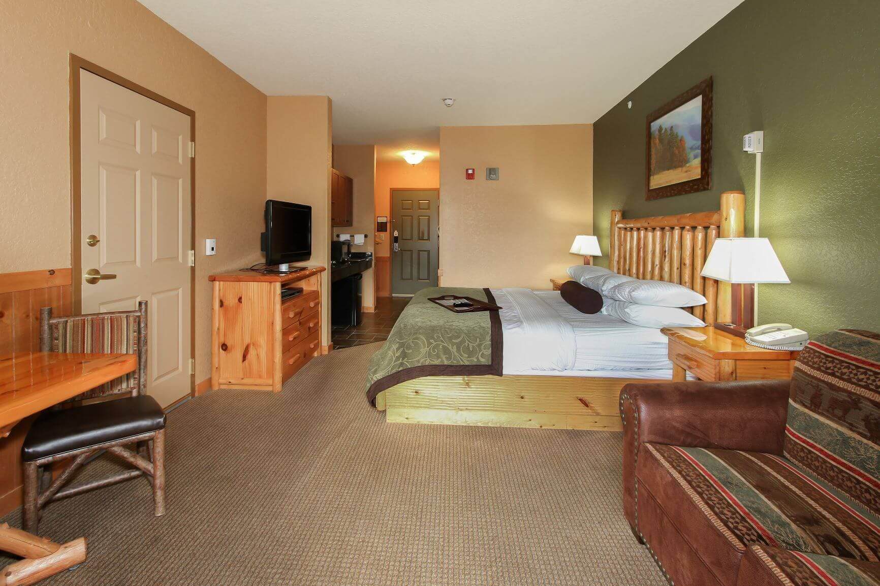 Junior Deluxe Condo Suite - Accessible HDC - Wilderness at the Smokies