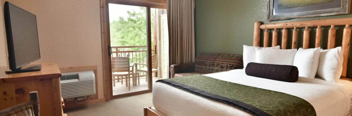 king accessible room at river lodge