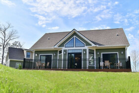 exterior of mountainside cabin